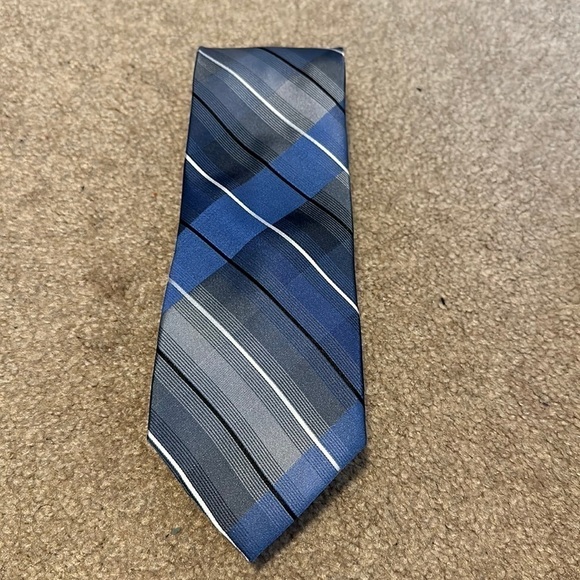 Calvin Klein 100% silk tie extra long - Picture 1 of 3